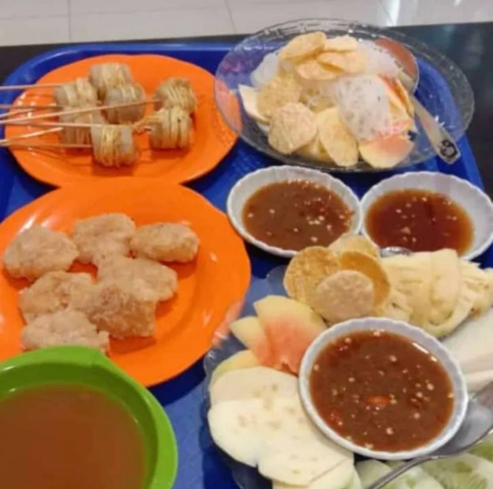 Bakdabak mix martabak selimut bumbu kacang